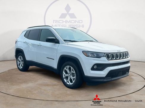 Used 2024 Jeep Compass Latitude AWD/4WD image 1