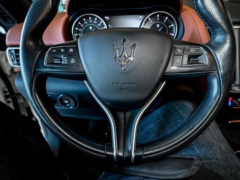 Used 2022 Maserati Levante GT image 31