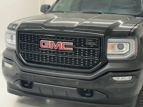 Used 2018 GMC Sierra 1500 SLT w/ All Terrain Package AWD/4WD image 10