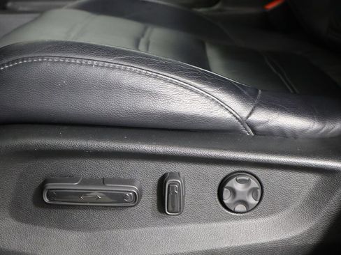 Used 2018 Honda CR-V Touring image 23