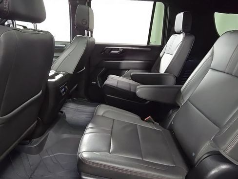 Used 2025 Chevrolet Suburban RST w/ RST Capability Package AWD/4WD image 21