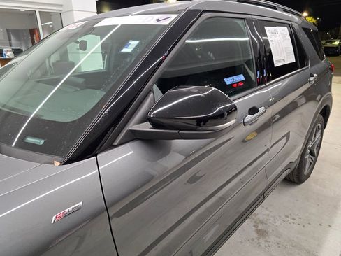 Used 2025 Ford Explorer ST-Line w/ ST-Line Street Pack image 11