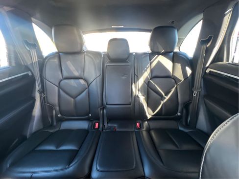 Used 2017 Porsche Cayenne S image 13