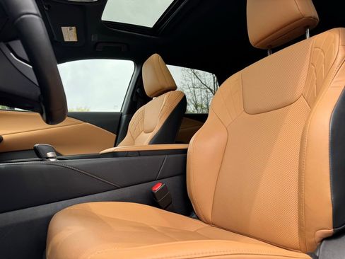 Used 2024 Lexus RX 350 Premium w/ Accessory Package (Z1) AWD/4WD image 5