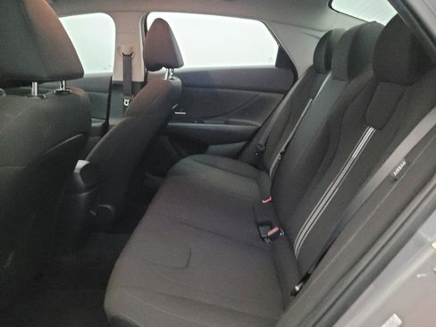 Used 2024 Hyundai Elantra SEL FWD image 18