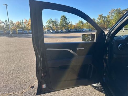 Used 2023 Chevrolet Colorado Z71 w/ Advanced Trailering Package image 24