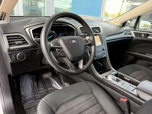 Used 2019 Ford Fusion SE FWD image 13
