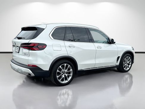Used 2025 BMW X5 xDrive40i AWD/4WD image 4