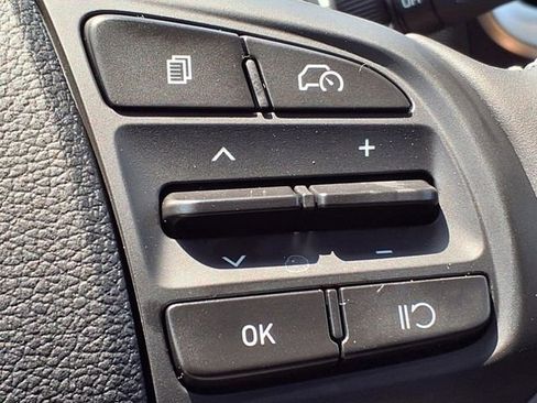 New 2025 Hyundai Venue SEL image 25