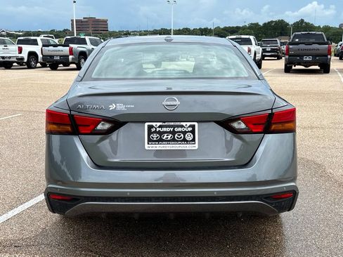 Used 2025 Nissan Altima 2.5 SV FWD image 6