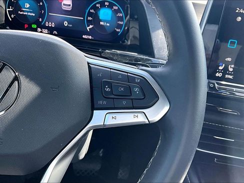 Used 2024 Volkswagen Atlas Cross Sport SE image 25