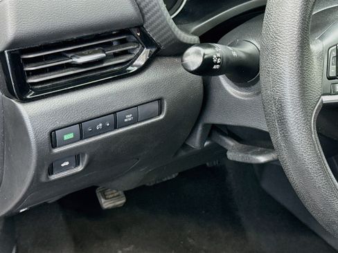 Used 2024 Nissan Sentra SV FWD image 16
