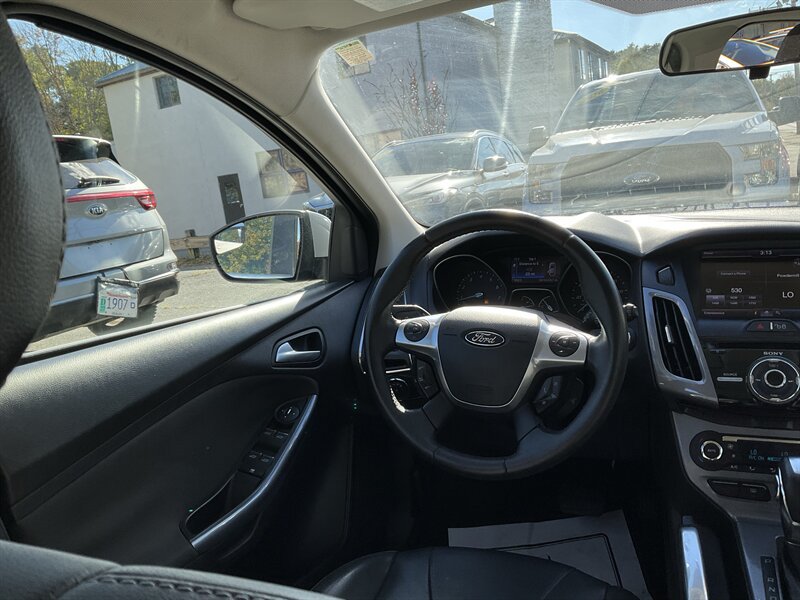 Used 2013 Ford Focus Titanium FWD image 16