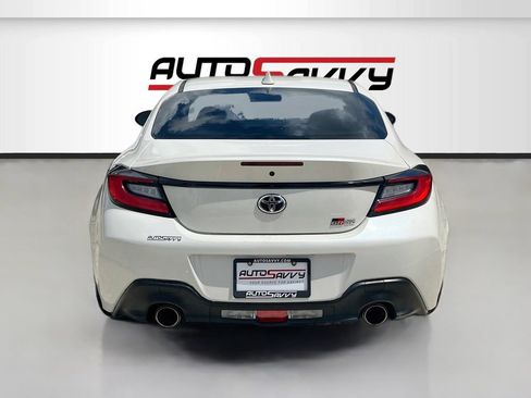Used 2022 Toyota GR86 RWD image 6