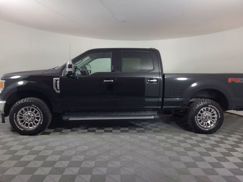 Used 2021 Ford F250 XLT w/ XLT Premium Package image 6