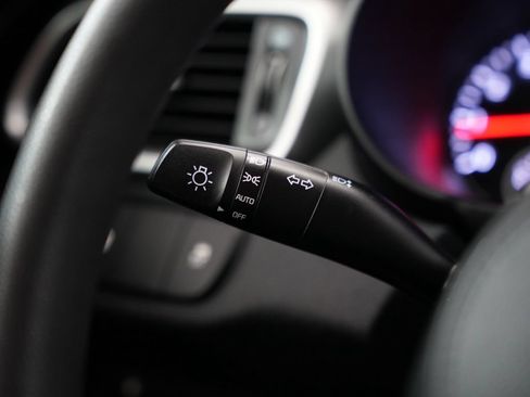 Used 2019 Kia Sorento FWD V6 image 14