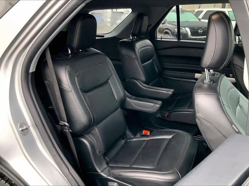 Used 2023 Ford Explorer XLT w/ Equipment Group 202A image 17