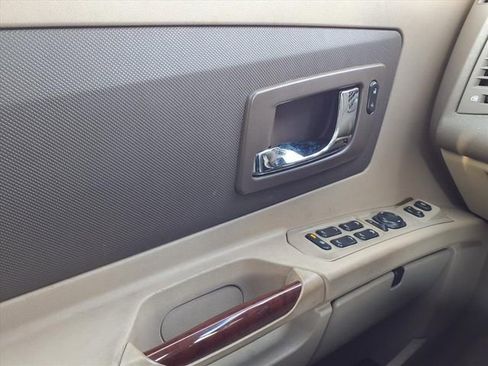 Used 2006 Cadillac SRX w/ Seating Package image 20