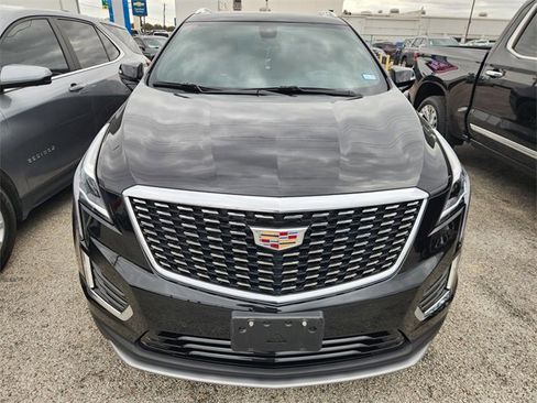 Used 2023 Cadillac XT5 Premium Luxury image 2