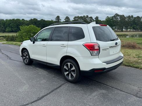 Used 2018 Subaru Forester 2.5i w/ Alloy Wheel Package AWD/4WD image 8
