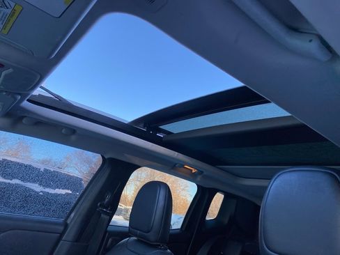 Used 2018 Jeep Renegade Limited w/ UConnect 8.4 Nav Group image 8