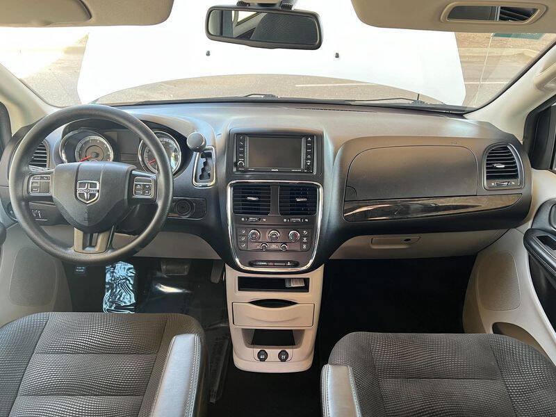 Used 2020 Dodge Grand Caravan SE w/ UConnect Hands-Free Group FWD image 20