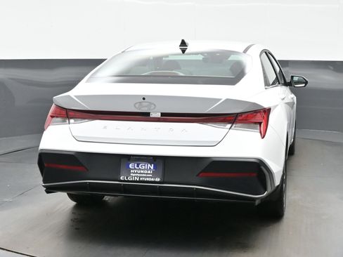 Certified 2025 Hyundai Elantra SEL FWD image 5