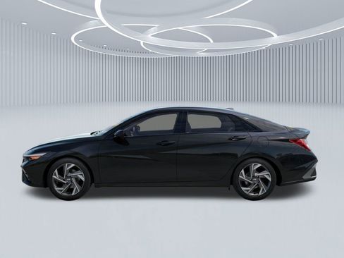 New 2026 Hyundai Elantra SEL Sport image 3