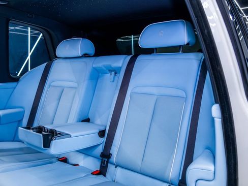 Used 2025 Rolls-Royce Cullinan AWD/4WD image 19