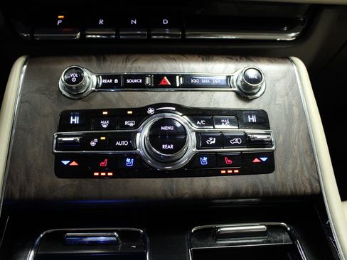 Used 2020 Lincoln Aviator Reserve w/ Equipment Group 202A image 26