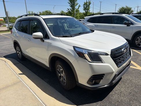 Used 2022 Subaru Forester Premium w/ Popular Package #2 AWD/4WD image 4
