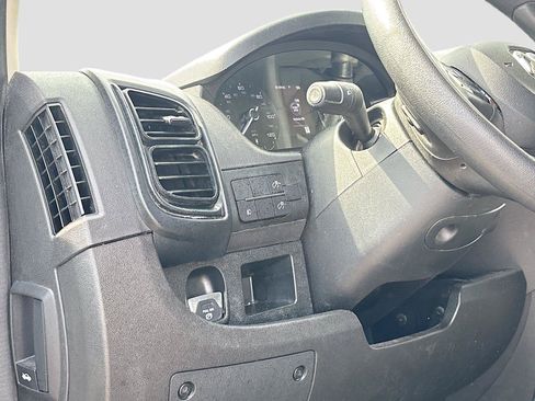 Used 2024 RAM ProMaster 2500 w/ Convenience Group FWD image 10