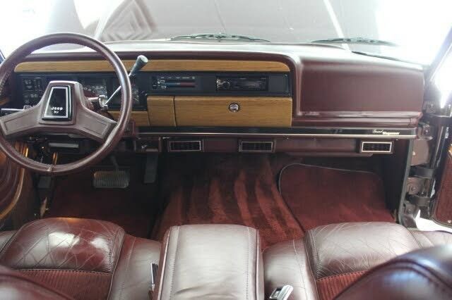 Used 1989 Jeep Grand Wagoneer AWD/4WD image 7