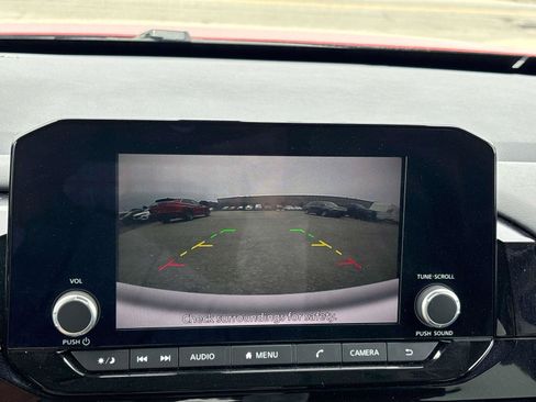 Used 2024 Nissan Pathfinder SV AWD/4WD image 25