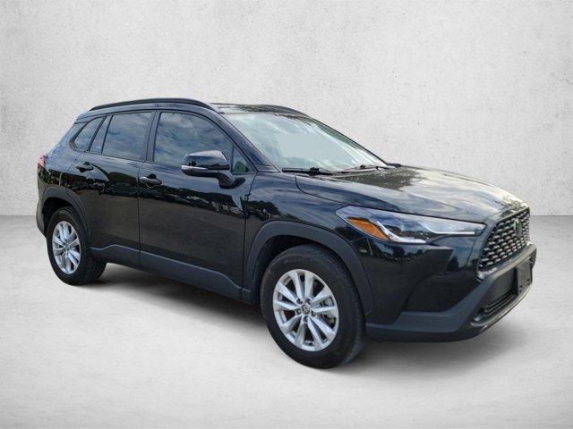 Used 2023 Toyota Corolla Cross LE w/ Moonroof Package AWD/4WD image 3