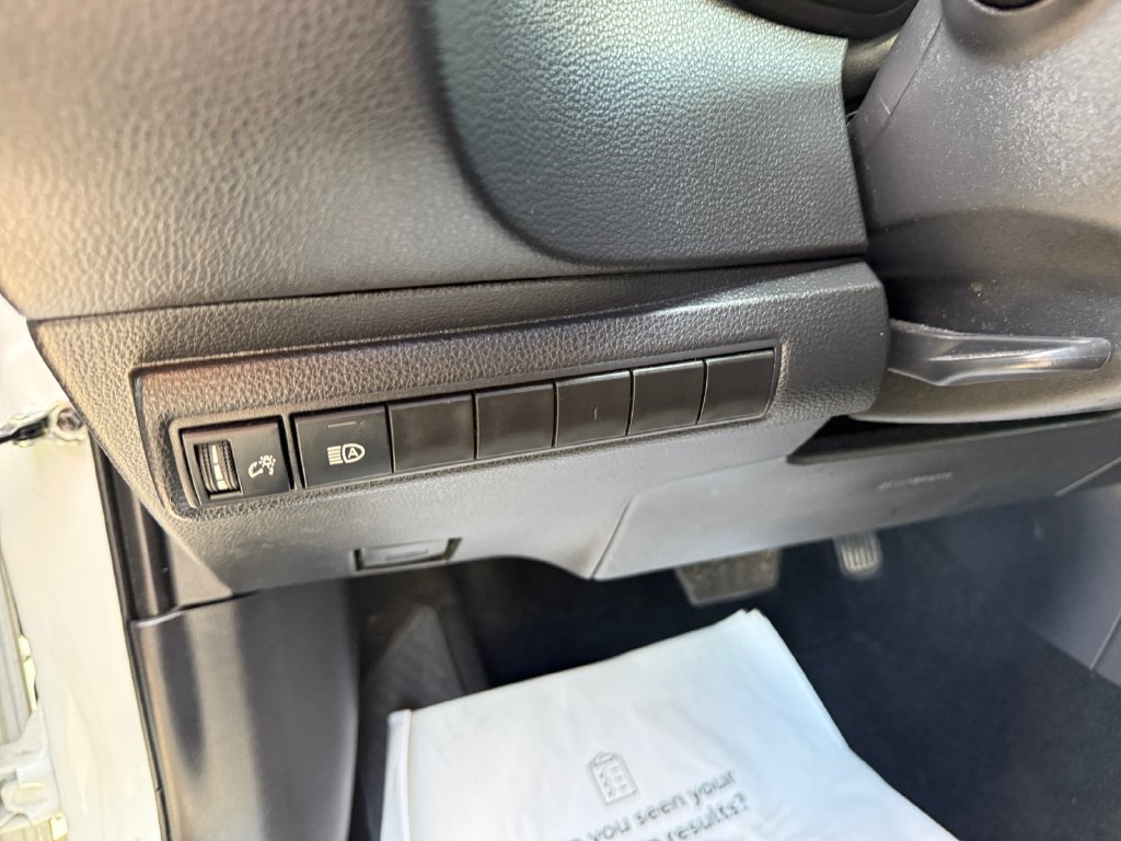 Used 2025 Toyota Corolla LE FWD image 27