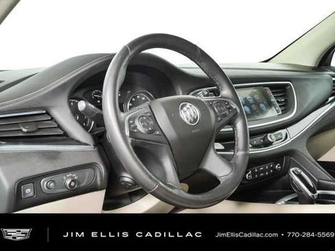 Used 2018 Buick Enclave Premium w/ Experience Buick Package FWD image 4