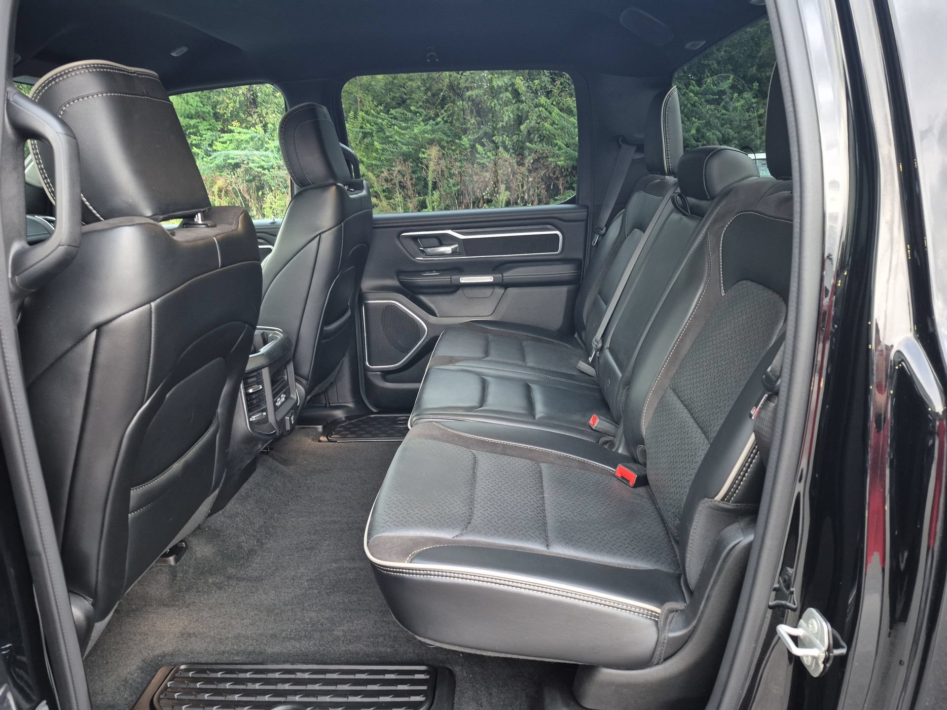 Used 2023 RAM 1500 Laramie AWD/4WD image 26