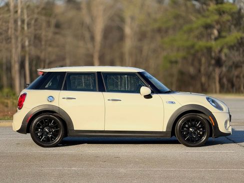 Used 2015 MINI Cooper S image 9