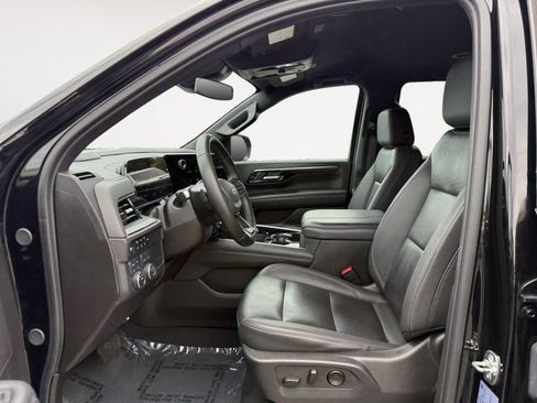 Used 2025 Chevrolet Suburban Z71 AWD/4WD image 10