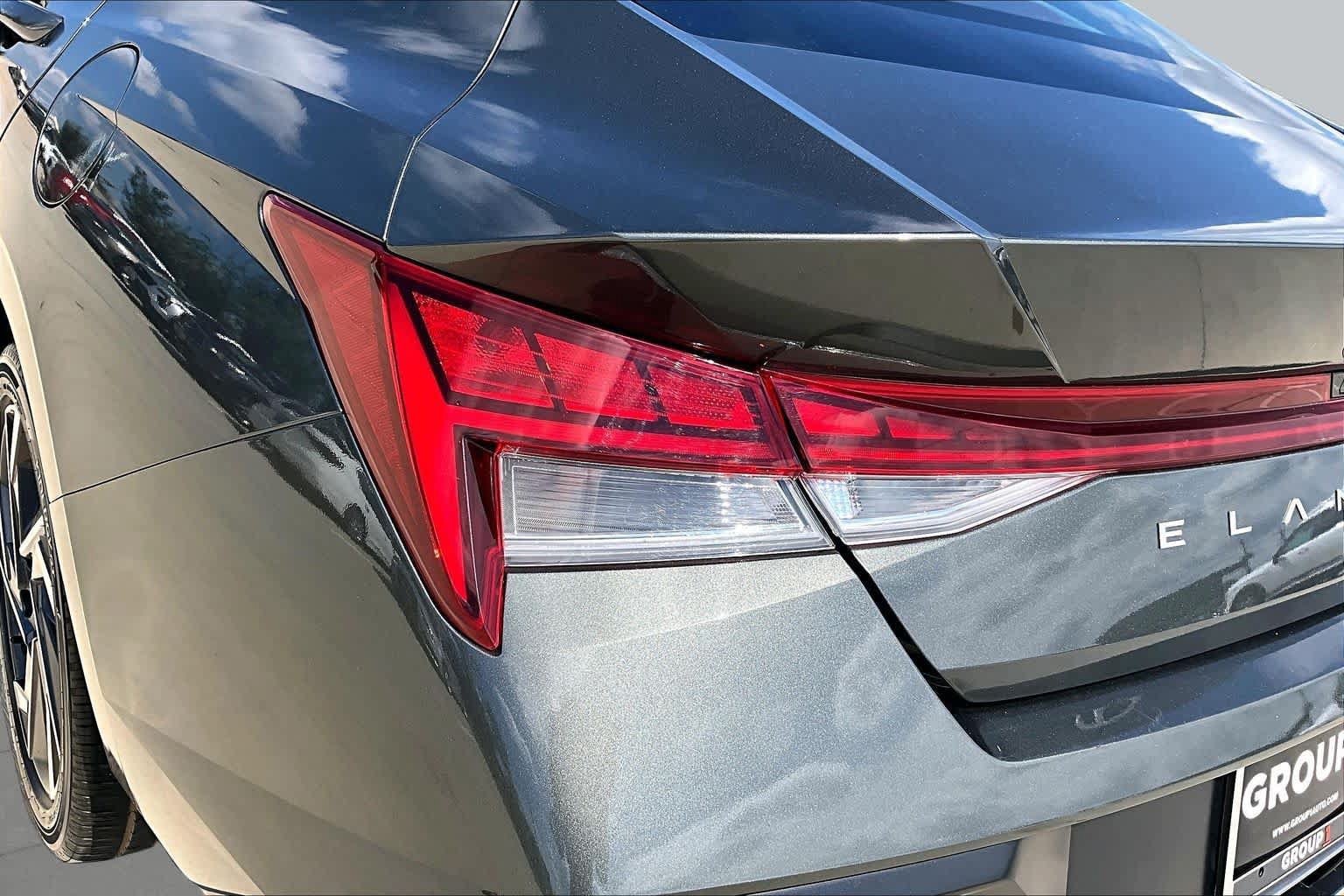 Certified 2025 Hyundai Elantra SEL FWD image 29
