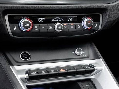 Certified 2025 Audi Q3 2.0T Premium Plus w/ Premium Plus Package AWD/4WD image 17