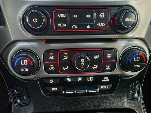 Used 2015 GMC Yukon XL Denali w/ Premium Package AWD/4WD image 18