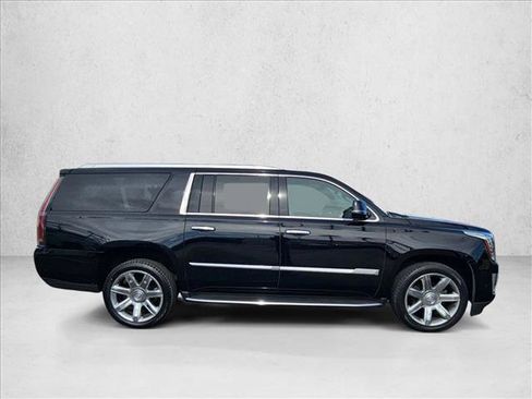 Used 2020 Cadillac Escalade ESV Luxury image 4