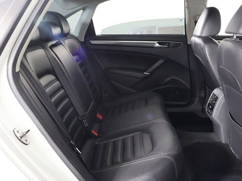 Used 2016 Volkswagen Passat 3.6 SEL Premium FWD image 32