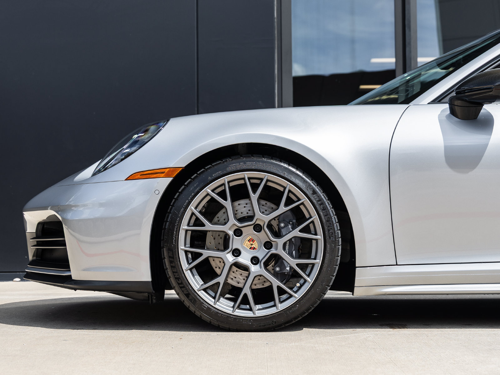 Used 2025 Porsche 911 Carrera RWD image 13