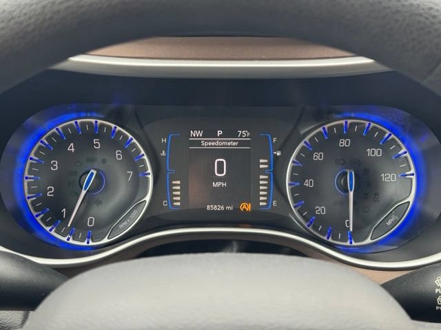 Used 2017 Chrysler Pacifica Touring FWD image 26