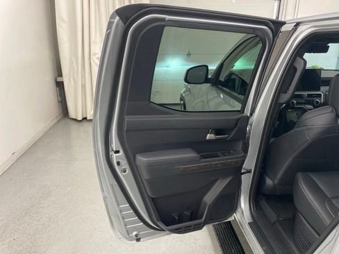 Used 2025 Toyota Tacoma Limited AWD/4WD image 29