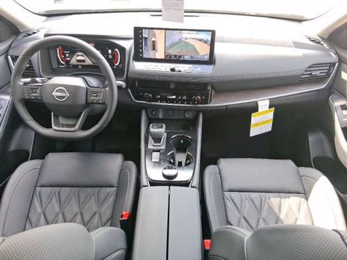New 2026 Nissan Rogue Platinum AWD/4WD image 14