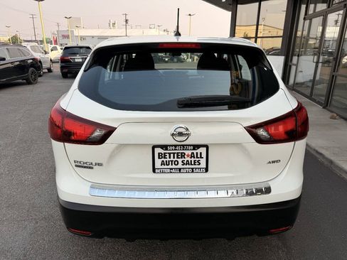 Used 2017 Nissan Rogue Sport S w/ S Appearance Package AWD/4WD image 4